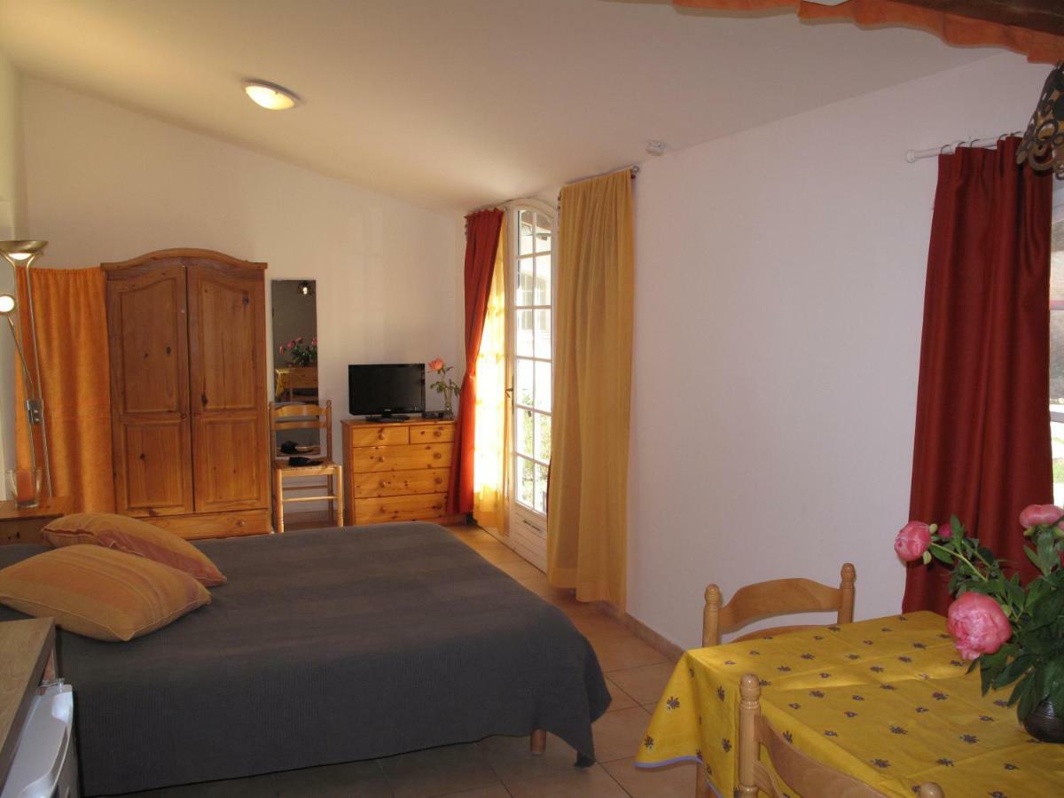 Residence Miro, Gites Avec Piscine Chauffee Et Tennis Les Arcs-sur-Argens Екстер'єр фото