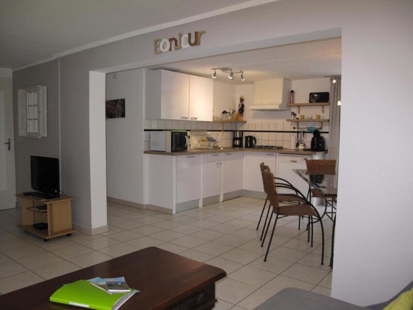 Residence Miro, Gites Avec Piscine Chauffee Et Tennis Les Arcs-sur-Argens Екстер'єр фото